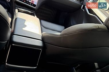 Ліфтбек Tesla Model S 2020 в Нововолинську