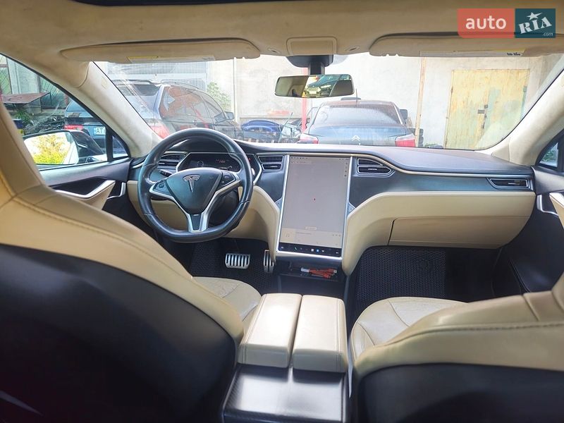 Лифтбек Tesla Model S 2014 в Ивано-Франковске