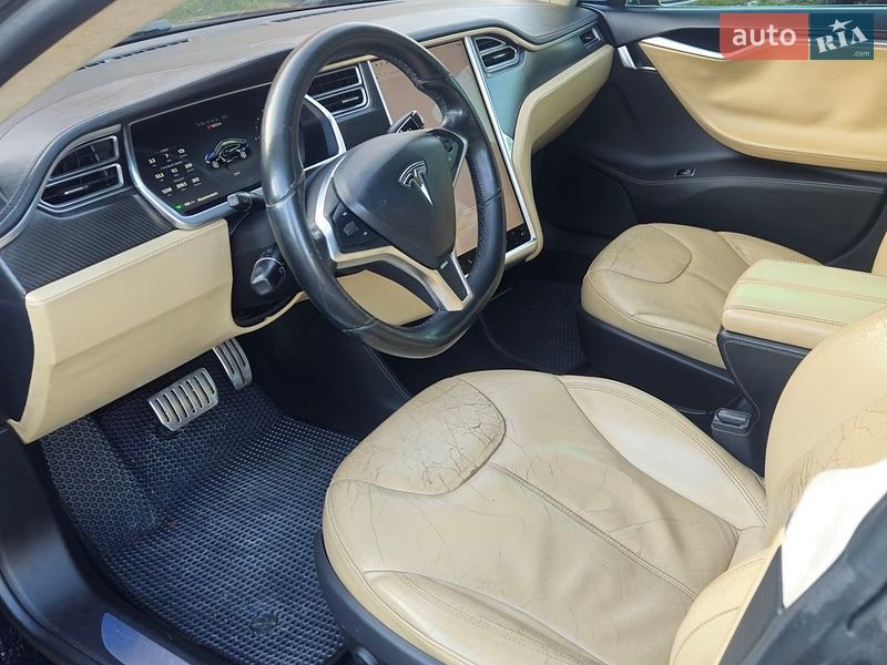 Лифтбек Tesla Model S 2014 в Ивано-Франковске