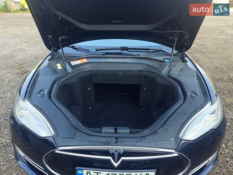 Лифтбек Tesla Model S 2014 в Ивано-Франковске