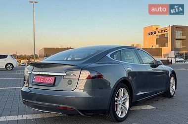 Лифтбек Tesla Model S 2014 в Львове