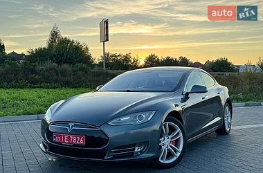 Лифтбек Tesla Model S 2014 в Львове