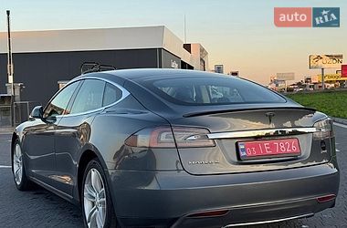 Лифтбек Tesla Model S 2014 в Львове