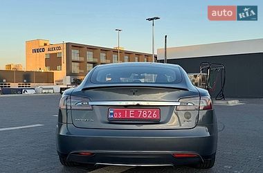 Лифтбек Tesla Model S 2014 в Львове