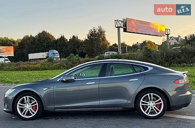 Лифтбек Tesla Model S 2014 в Львове