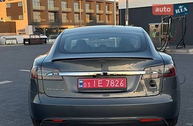 Лифтбек Tesla Model S 2014 в Львове
