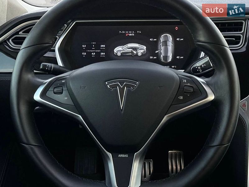 Лифтбек Tesla Model S 2014 в Львове