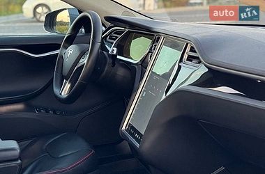 Лифтбек Tesla Model S 2014 в Львове