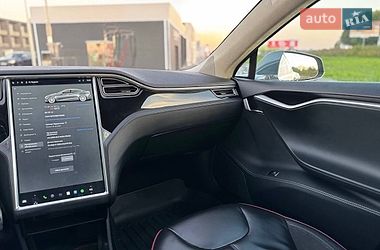 Лифтбек Tesla Model S 2014 в Львове