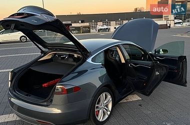 Лифтбек Tesla Model S 2014 в Львове