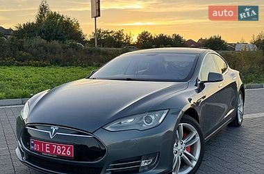 Лифтбек Tesla Model S 2014 в Львове