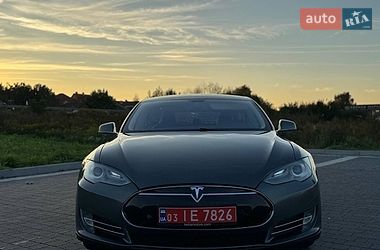 Лифтбек Tesla Model S 2014 в Львове