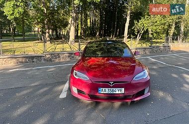Лифтбек Tesla Model S 2016 в Радомышле