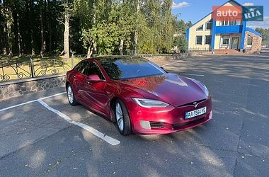 Лифтбек Tesla Model S 2016 в Радомышле