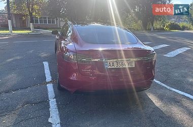 Лифтбек Tesla Model S 2016 в Радомышле