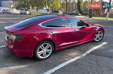 Лифтбек Tesla Model S 2016 в Радомышле