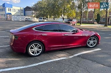 Лифтбек Tesla Model S 2016 в Радомышле