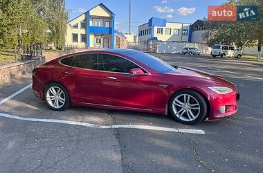 Лифтбек Tesla Model S 2016 в Радомышле
