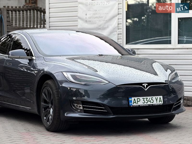 Tesla Model S 2020