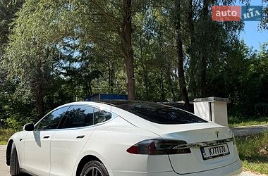 Ліфтбек Tesla Model S 2015 в Києві