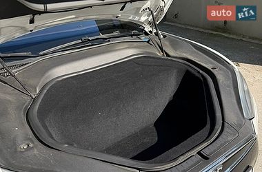Ліфтбек Tesla Model S 2015 в Києві