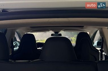 Ліфтбек Tesla Model S 2015 в Києві