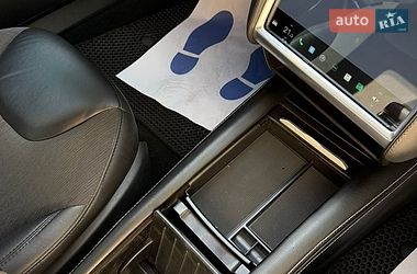 Ліфтбек Tesla Model S 2015 в Києві