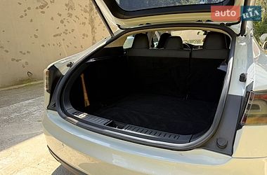 Ліфтбек Tesla Model S 2015 в Києві