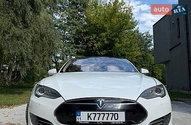 Ліфтбек Tesla Model S 2015 в Києві
