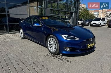 Tesla Model S 2018