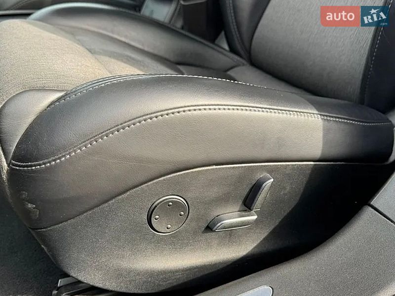 Лифтбек Tesla Model S 2017 в Киеве