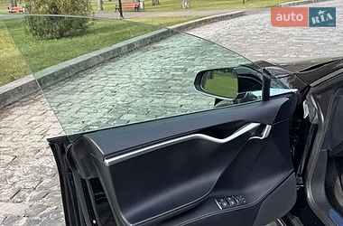 Лифтбек Tesla Model S 2017 в Киеве