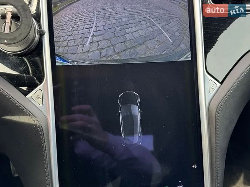 Лифтбек Tesla Model S 2017 в Киеве
