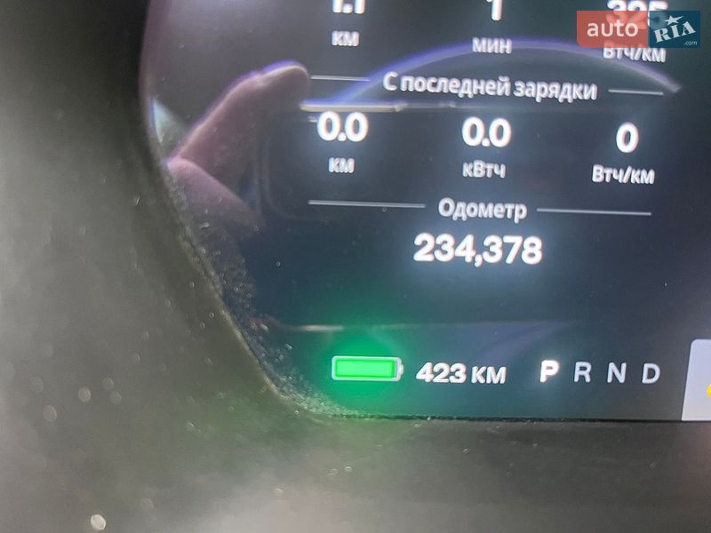 Лифтбек Tesla Model S 2016 в Радомышле
