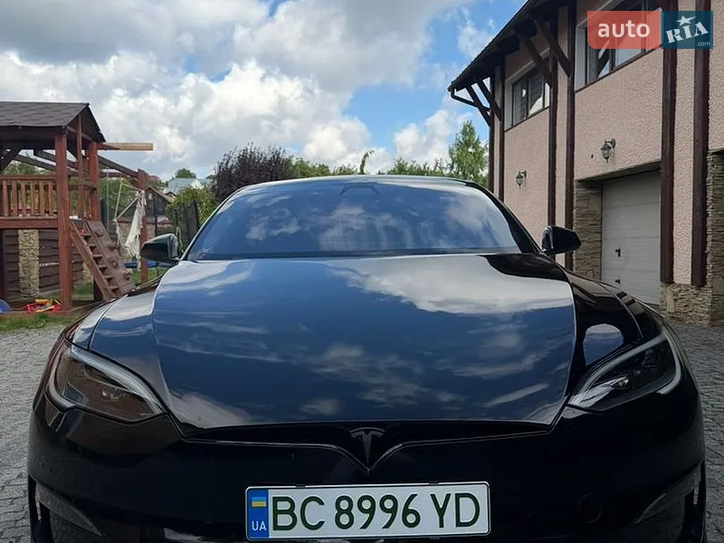 Tesla Model S 2022
