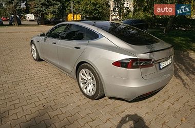 Лифтбек Tesla Model S 2018 в Черновцах