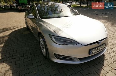 Лифтбек Tesla Model S 2018 в Черновцах