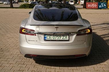 Лифтбек Tesla Model S 2018 в Черновцах