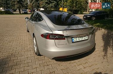 Лифтбек Tesla Model S 2018 в Черновцах