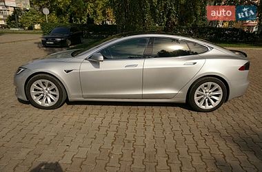 Лифтбек Tesla Model S 2018 в Черновцах