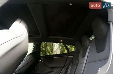 Лифтбек Tesla Model S 2018 в Черновцах