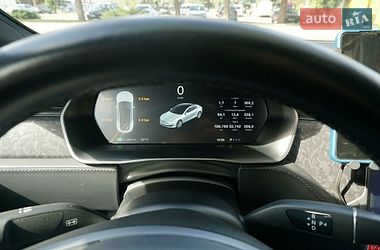 Лифтбек Tesla Model S 2018 в Черновцах