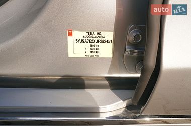Лифтбек Tesla Model S 2018 в Черновцах
