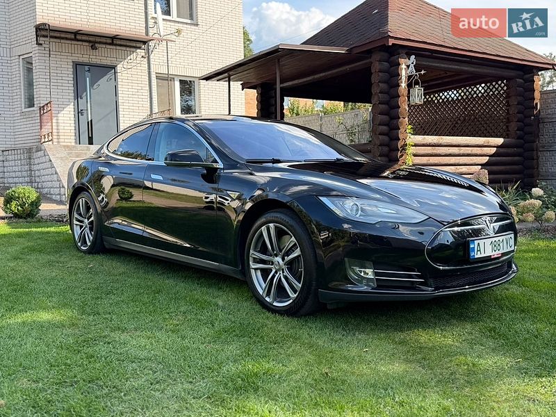 Лифтбек Tesla Model S 2013 в Киеве