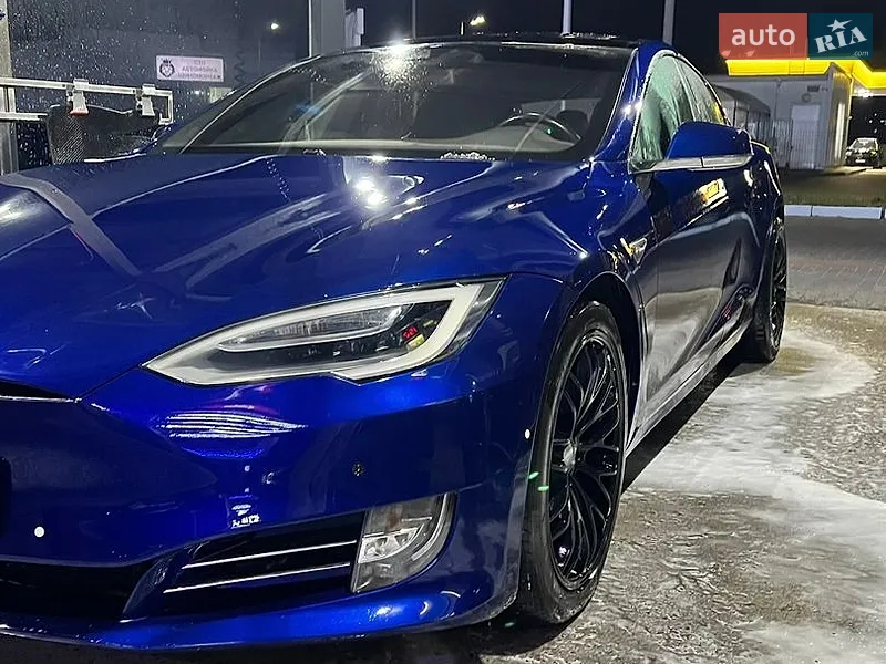 Tesla Model S 2016
