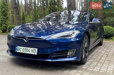 Лифтбек Tesla Model S 2016 в Львове