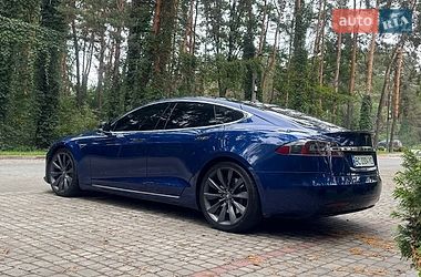 Лифтбек Tesla Model S 2016 в Львове