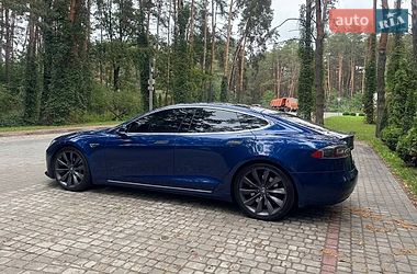 Лифтбек Tesla Model S 2016 в Львове