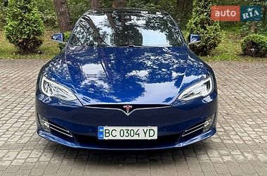 Лифтбек Tesla Model S 2016 в Львове