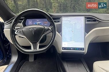 Лифтбек Tesla Model S 2016 в Львове